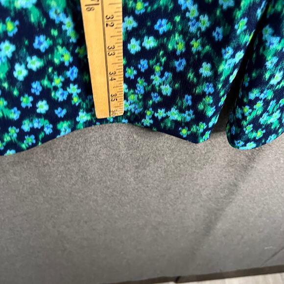 Isaac Mizrahi Live! Regular Printed Pebble Knit Wide Leg Crop Royal Navy, Medium - Picture 3 of 8